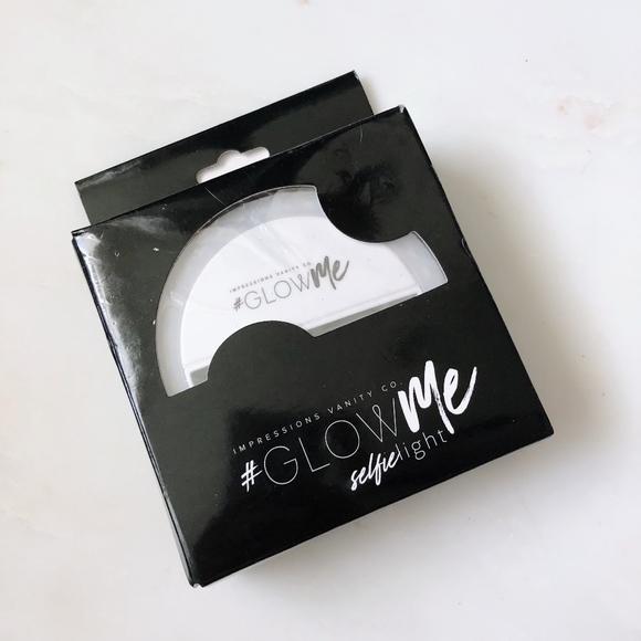 Impressions Vanity #GlowMe Selfie Light - Picture 1 of 2